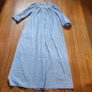 DAN-ELLEN Vintage Micro Floral Print Blue & White Robe/Housecoat/Lounger Women's